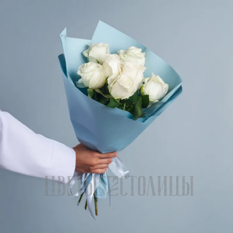 Белые розы &laquo;Небесная чистота&raquo;