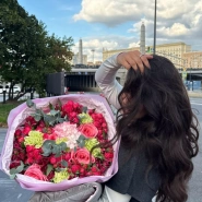 Сборный букет из альстромерий и роз &laquo;Bloom Mix&raquo;