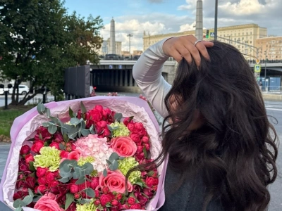 Сборный букет из альстромерий и роз «Bloom Mix»