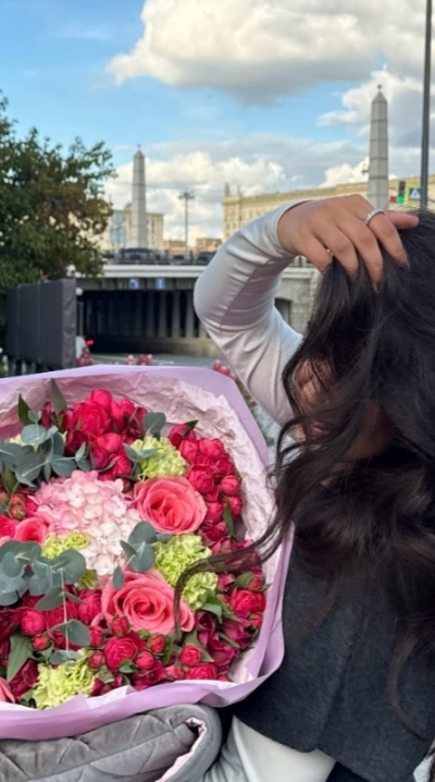 Сборный букет из альстромерий и роз «Bloom Mix»